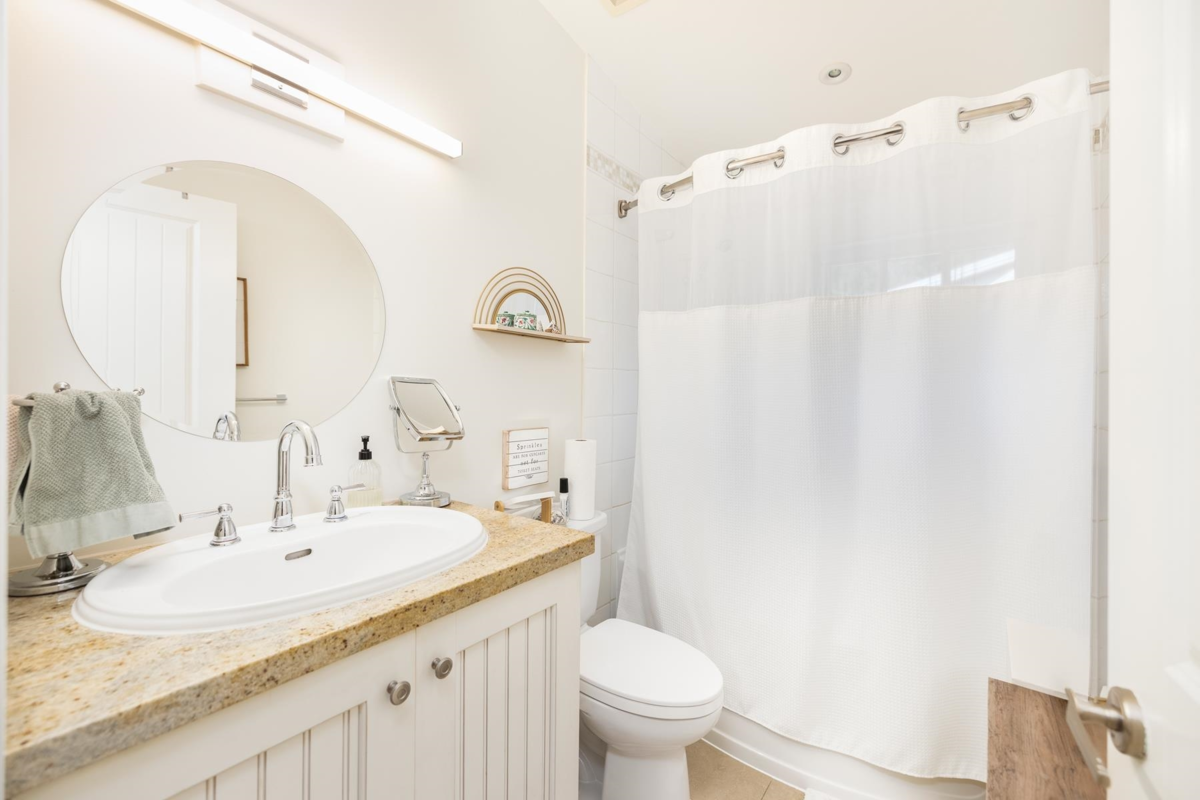 Garage Interior Photo of 1232 Harris Avenue, North Vancouver, BC