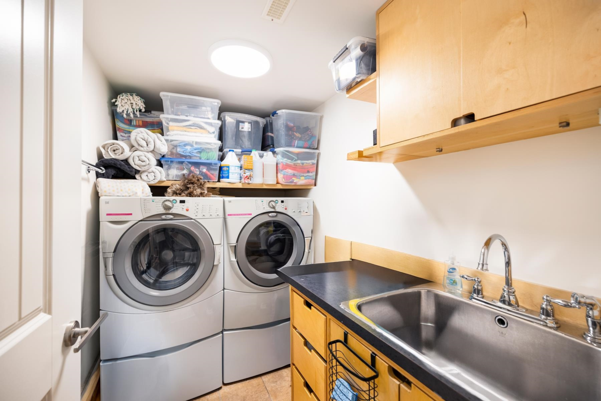 Garden / Landscaping Photo of 1232 Harris Avenue, North Vancouver, BC