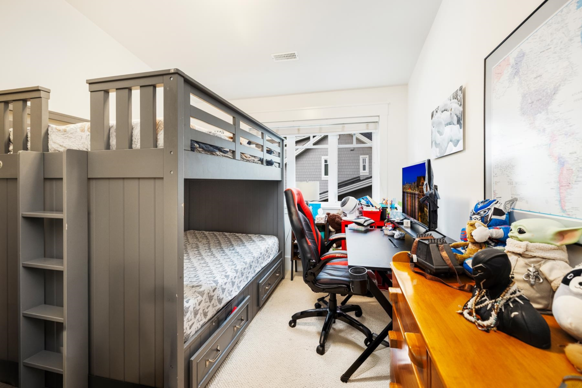 Hallway Photo of 1232 Harris Avenue, North Vancouver, BC