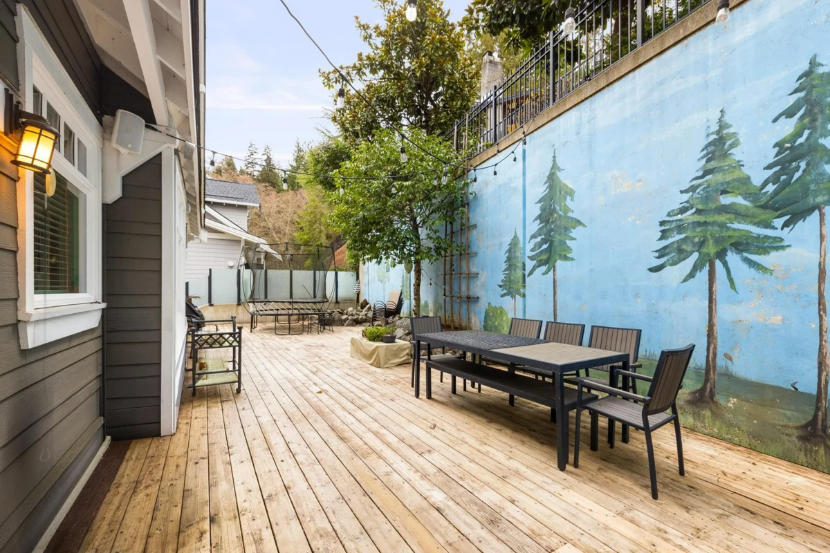 Hot Tub / Spa Photo of 1232 Harris Avenue, North Vancouver, BC