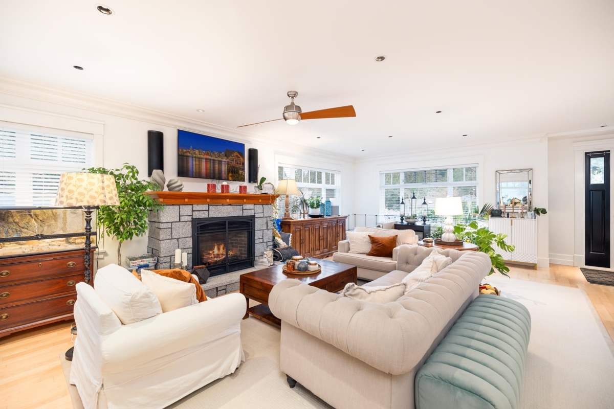 Primary Bathroom Photo of 1232 Harris Avenue, North Vancouver, BC