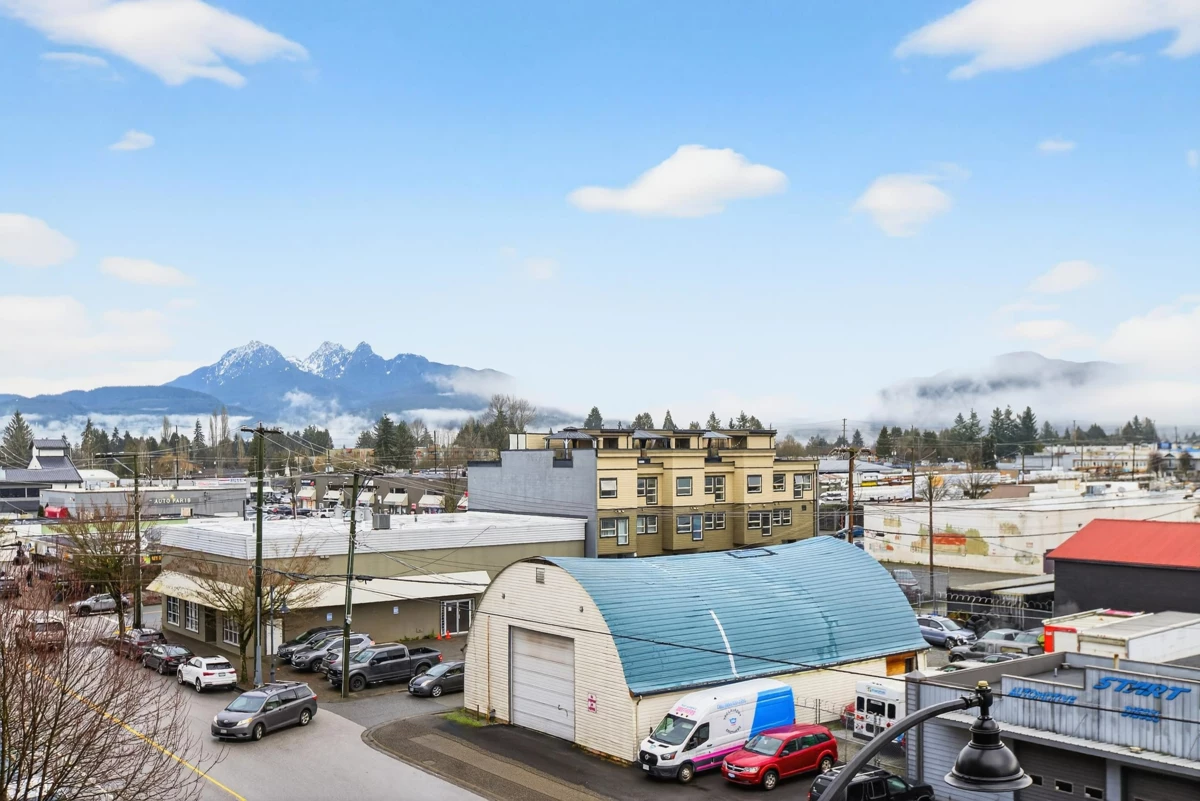 Entry Foyer Photo of 406 11865 227 Street, Maple Ridge, BC