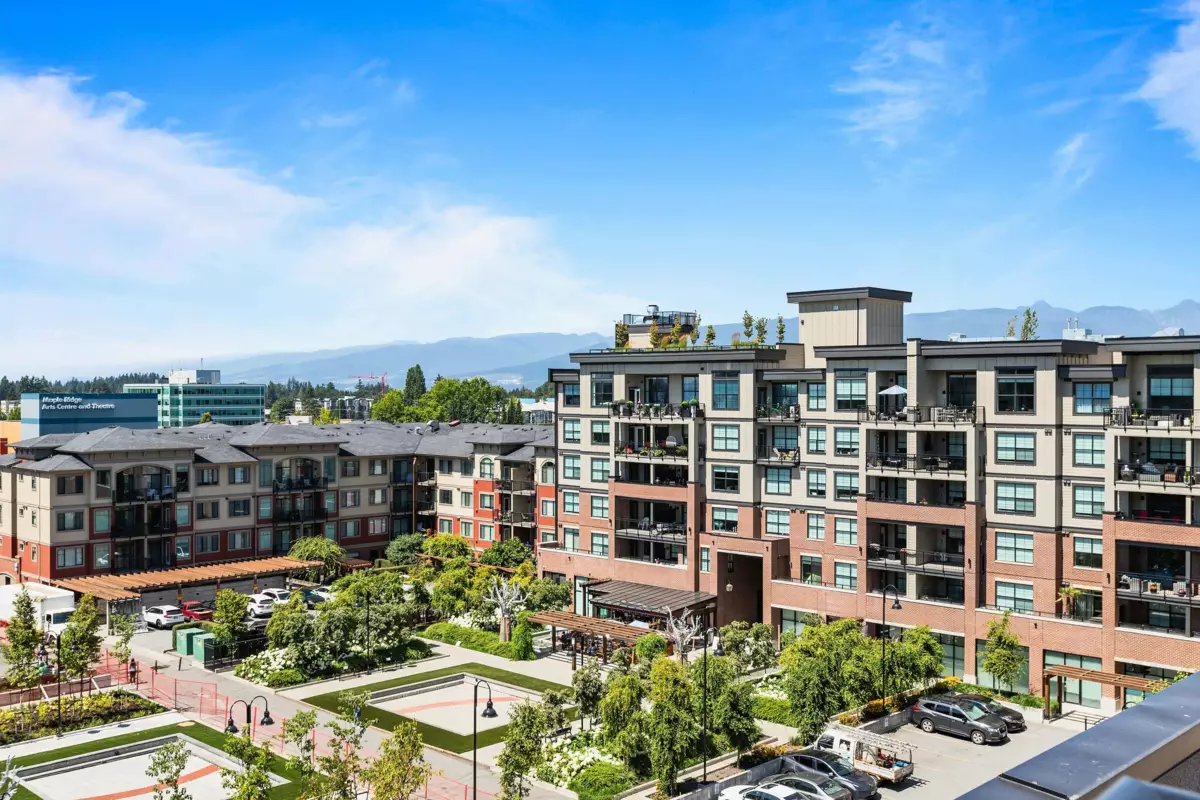 Front Yard Photo of 406 11865 227 Street, Maple Ridge, BC