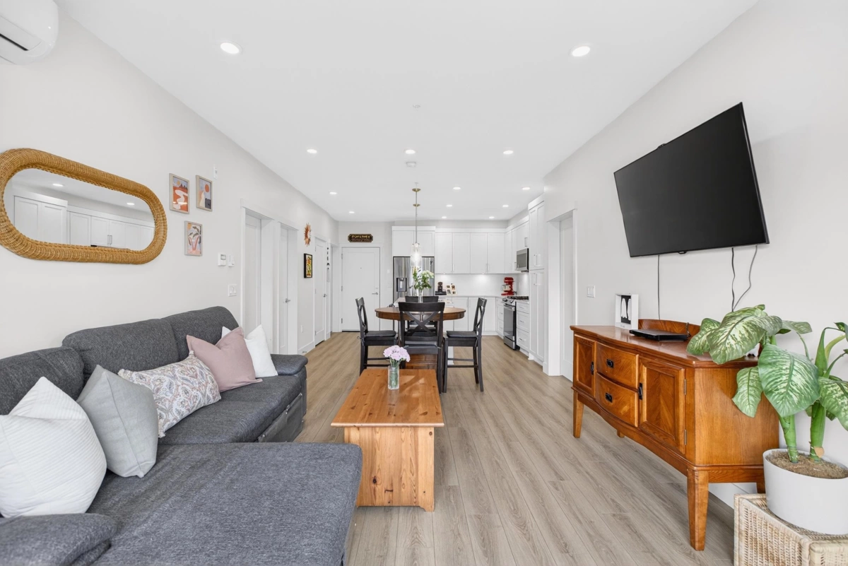 Primary Bathroom Photo of 406 11865 227 Street, Maple Ridge, BC