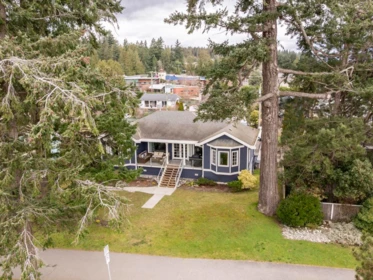 Hot Tub / Spa Photo of 5791 Windward Lane, Sechelt, BC