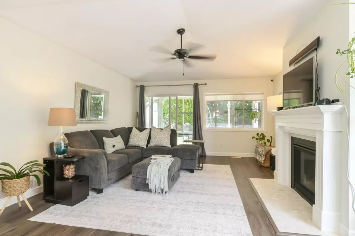 Dining Area Photo of 192 6001 Promontory Road, Chilliwack, BC