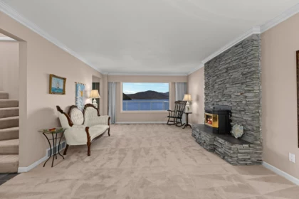 Family Room Photo of 4 Strachan Point Road, West Vancouver, BC