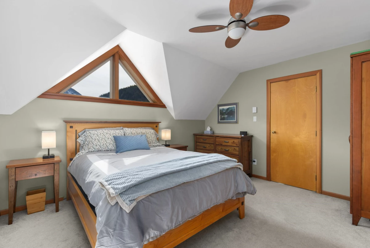 Guest Bathroom Photo of 1423 Willow Drive, Pemberton, BC