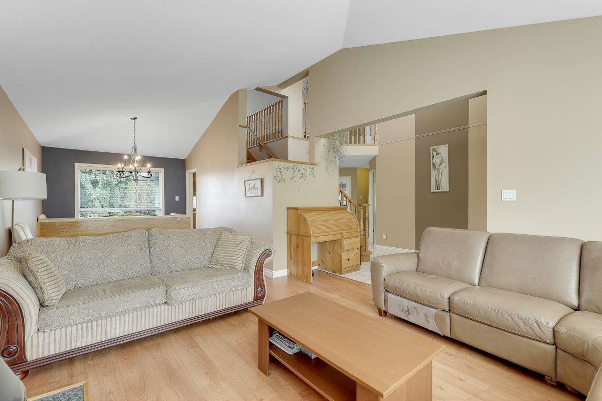 Dining Area Photo of 9312 163 Street, Surrey, BC
