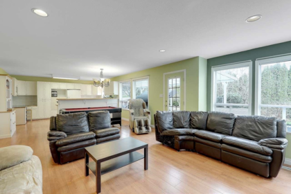 Entry Foyer Photo of 9312 163 Street, Surrey, BC