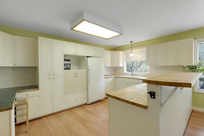 Laundry Room Photo of 9312 163 Street, Surrey, BC