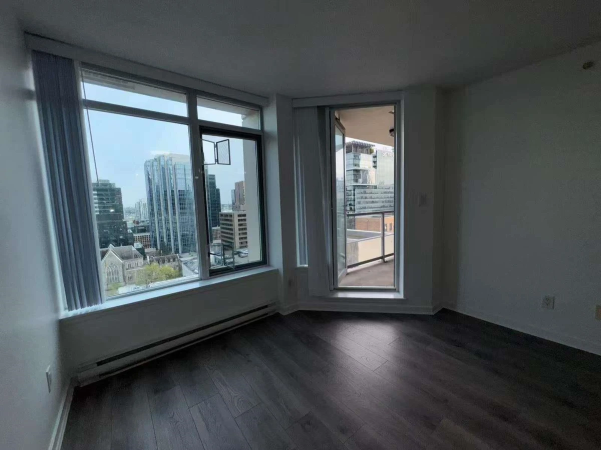 Dining Area Photo of 1715 610 Granville Street, Vancouver, BC
