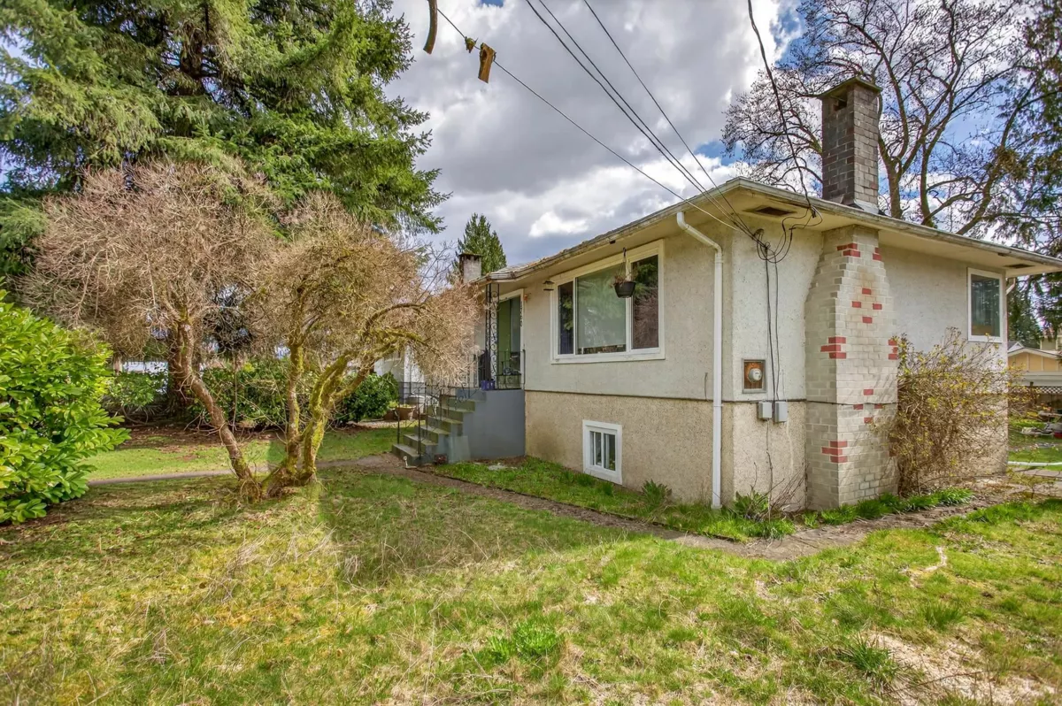Living Room Photo of 1760 Jensen Avenue, Port Coquitlam, BC