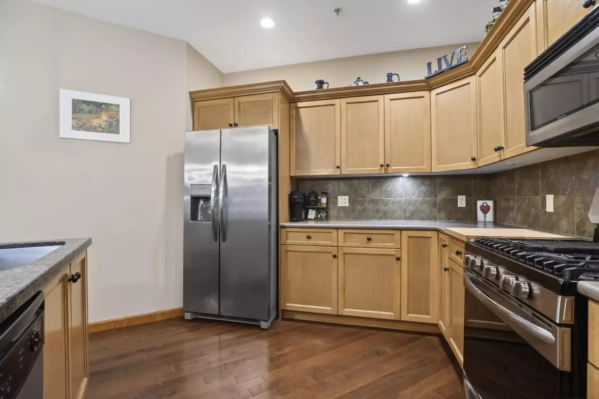 Dining Area Photo of 60 24185 106b Avenue, Maple Ridge, BC