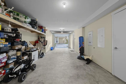 Hallway Photo of 49 31032 Westridge Place, Abbotsford, BC