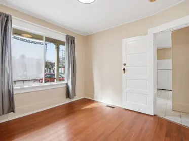 Breakfast Nook Photo of 2437 E 22nd Avenue, Vancouver, BC