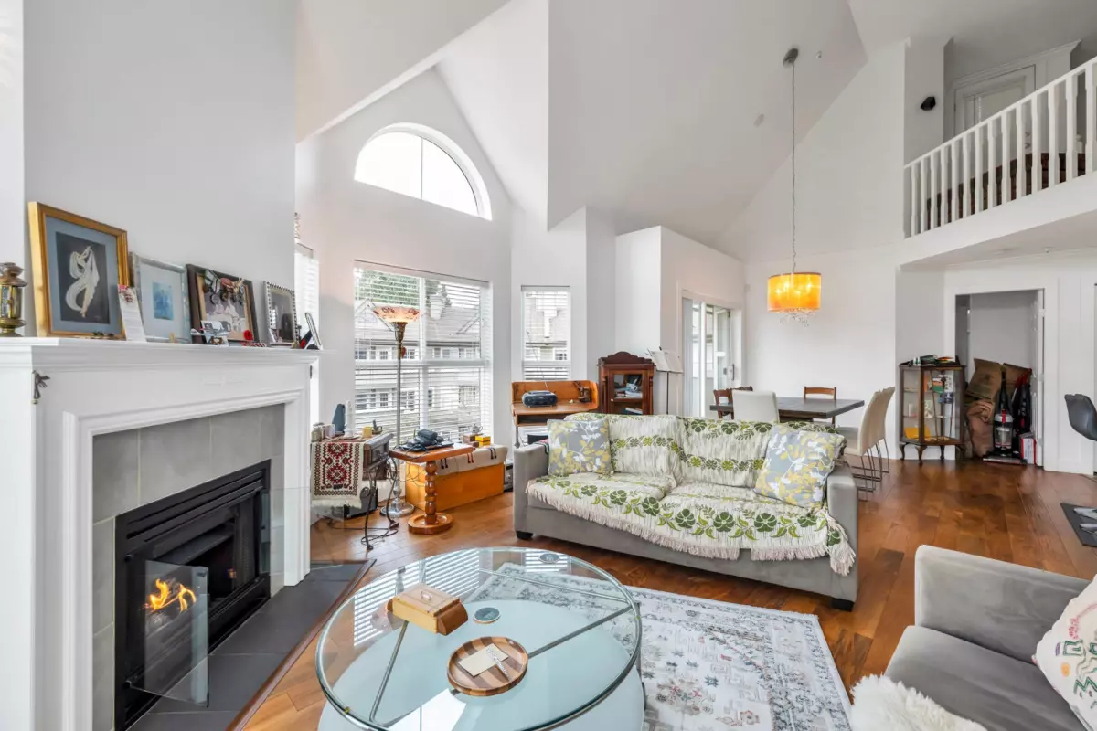 Family Room Photo of 303 12088 66 Avenue, Surrey, BC