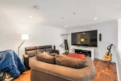 Hallway Photo of 303 12088 66 Avenue, Surrey, BC