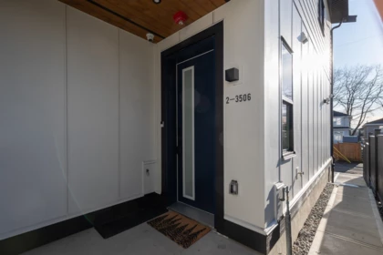 Basement Recreation Room Photo of 2 3506 E Pender Street, Vancouver, BC