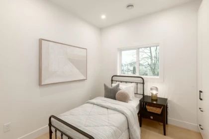Bedroom 3 Photo of 2 3506 E Pender Street, Vancouver, BC