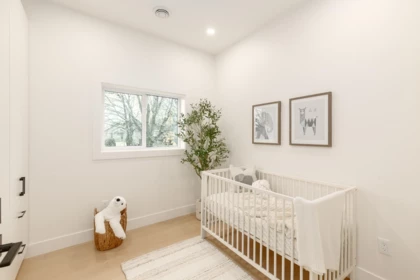 Powder Room Photo of 2 3506 E Pender Street, Vancouver, BC
