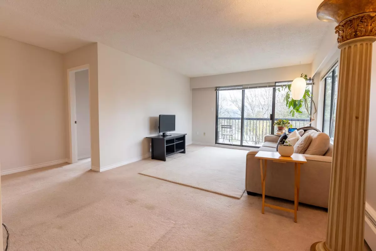 Family Room Photo of 304 4345 Grange Street, Burnaby, BC