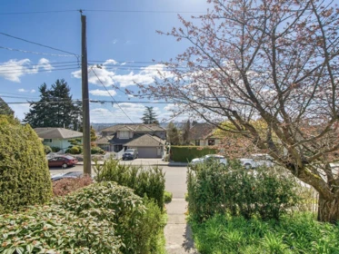 Garden / Landscaping Photo of 1523 Seventh Avenue, New Westminster, BC