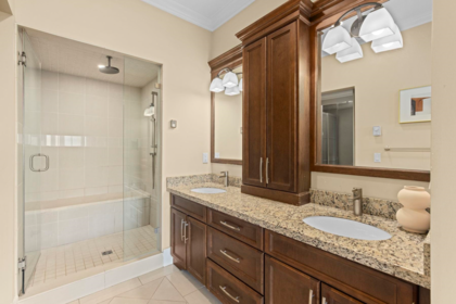 Mudroom Photo of 1371 Burnside Road, West Vancouver, BC