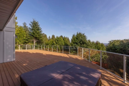 Swimming Pool Photo of 1371 Burnside Road, West Vancouver, BC
