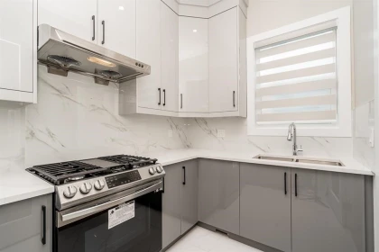 Kitchen Island Photo of 13955 60  A Avenue, Surrey, BC