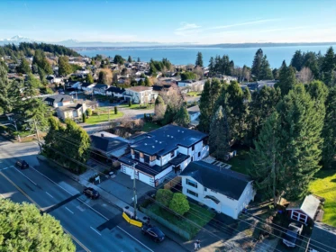 Neighborhood Park Photo Near 14206 North Bluff Road, White Rock, BC