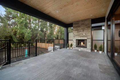 Swimming Pool Photo of 14206 North Bluff Road, White Rock, BC