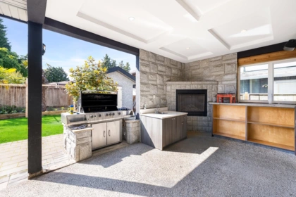 Garden / Landscaping Photo of 2091 Mclennan Avenue, Richmond, BC