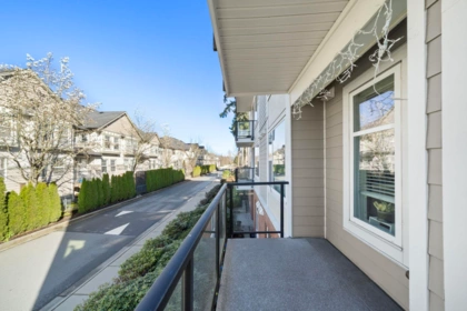 Entry Foyer Photo of 222 15956 86a Avenue, Surrey, BC