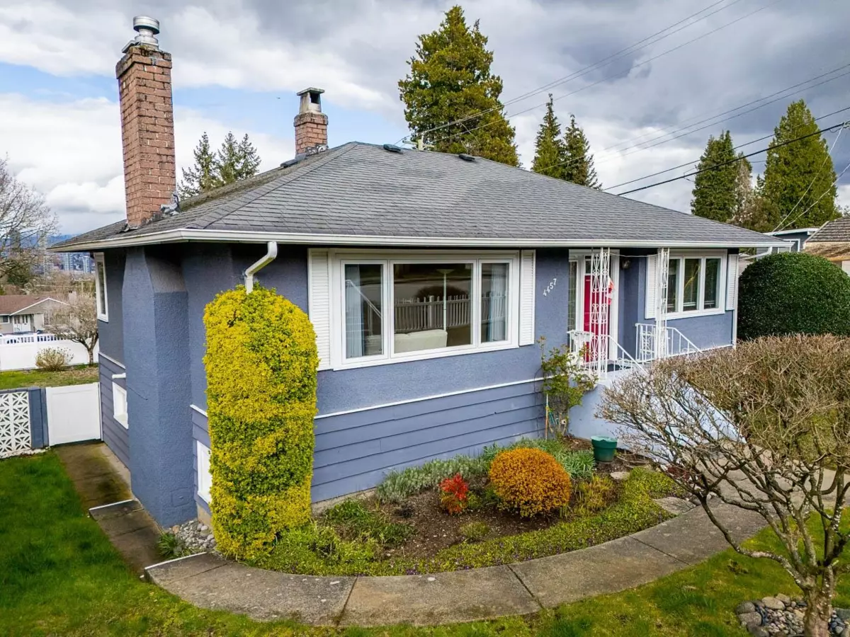 Family Room Photo of 4457 Burke Street, Burnaby, BC
