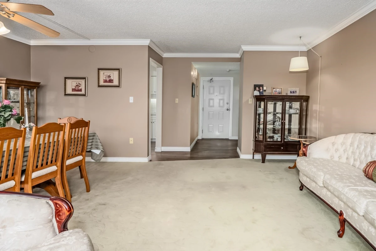 Dining Area Photo of 707 31955 Old Yale Road, Abbotsford, BC