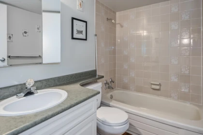 Hallway Photo of 707 31955 Old Yale Road, Abbotsford, BC