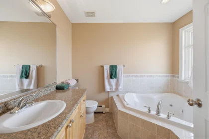Entry Foyer Photo of 14665 76a Avenue, Surrey, BC