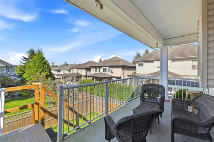 Front Yard Photo of 14665 76a Avenue, Surrey, BC