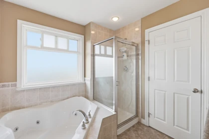 Hallway Photo of 14665 76a Avenue, Surrey, BC