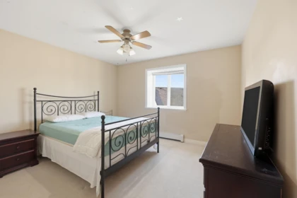 Powder Room Photo of 14665 76a Avenue, Surrey, BC