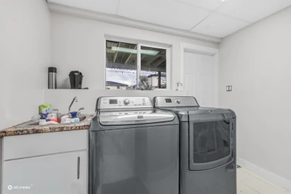 Primary Bathroom Photo of 11573 84a Avenue, Delta, BC