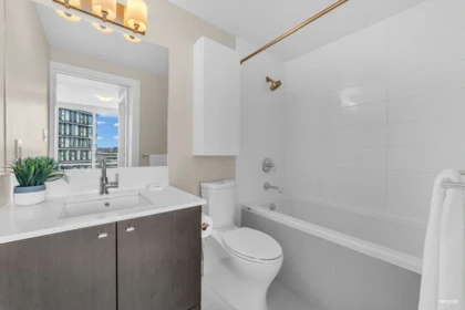 Entry Foyer Photo of 1703 1618 Quebec Street, Vancouver, BC