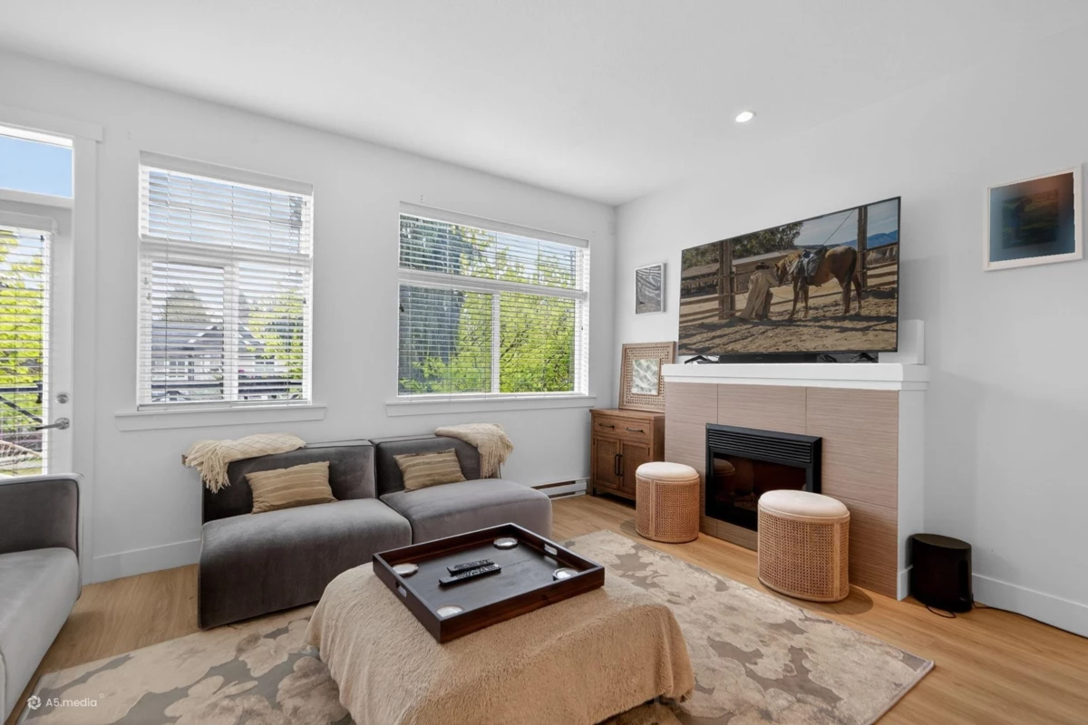 Dining Area Photo of 14 14377 60 Avenue, Surrey, BC
