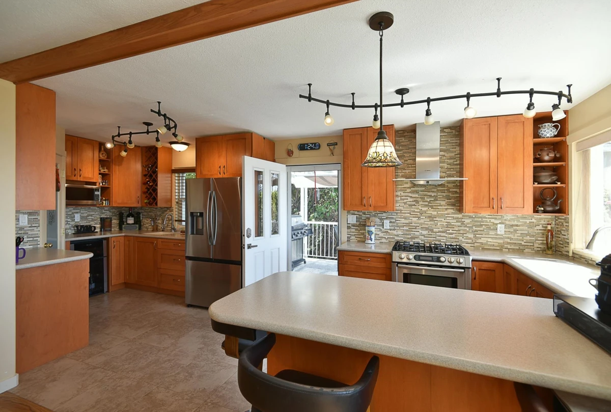Dining Area Photo of 6502 Sunshine Coast Highway, Sechelt, BC