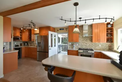 6502 Sunshine Coast Highway, Sechelt, BC, Sechelt — Single Family Residence for sale