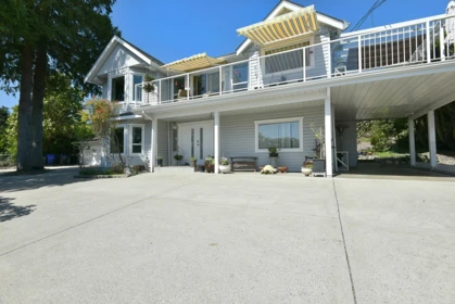 Garden / Landscaping Photo of 6502 Sunshine Coast Highway, Sechelt, BC
