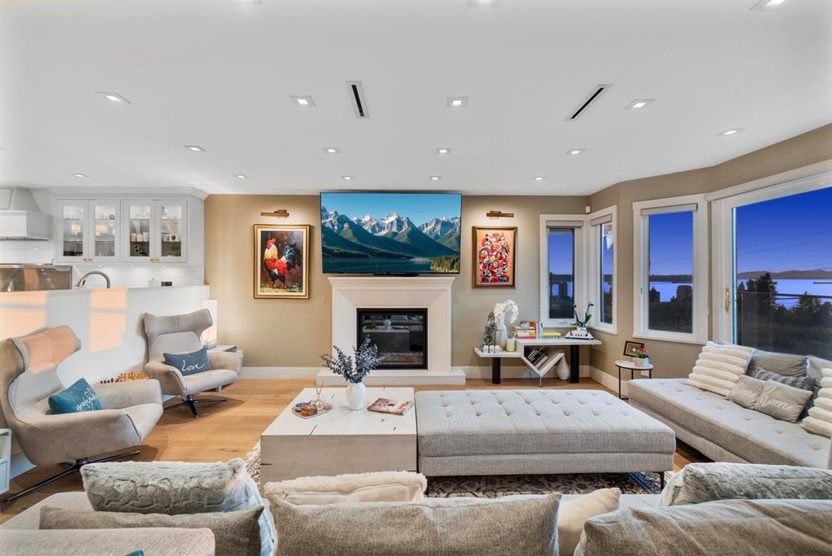 Family Room Photo of 1388 21st Street, West Vancouver, BC