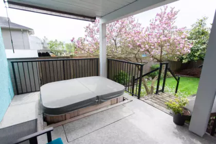 Hot Tub / Spa Photo of 867 Stayte Road, White Rock, BC