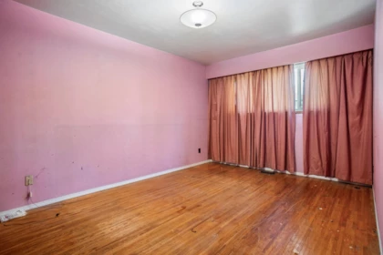Powder Room Photo of 1388 E 60th Avenue, Vancouver, BC